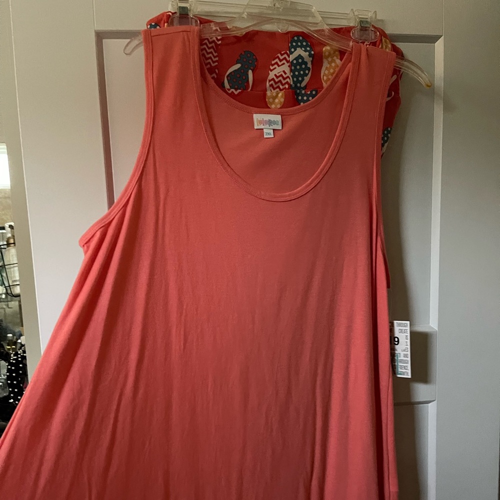 LuLaRoe swing tank & leggings that match, all NWT & NWOT